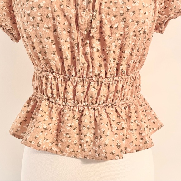 NWT Pink Rose Ditsy Floral Smocked Short Sleeve Blouse - Picture 4 of 8